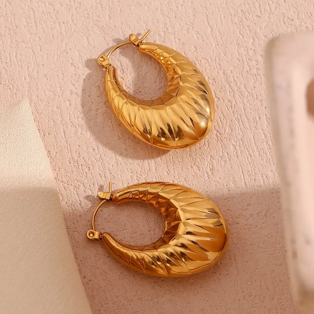 Gold Plated Anti-Tarnish Texture Oval Croissant Hoop Earrings
